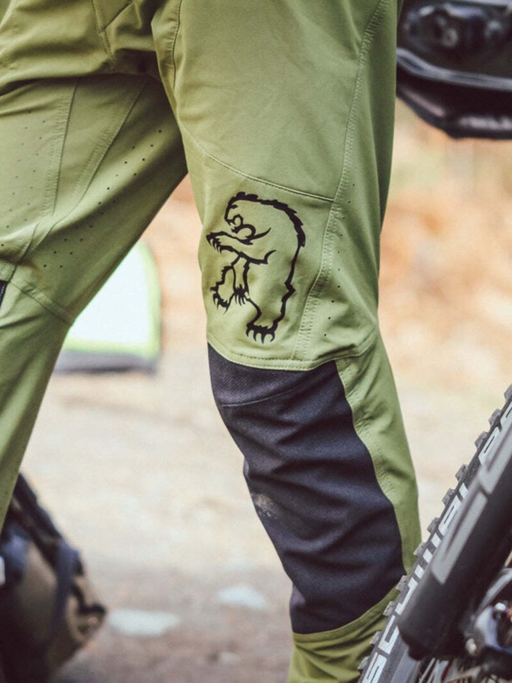Chromag Feint Pants in Olive Green size: 32. MTB